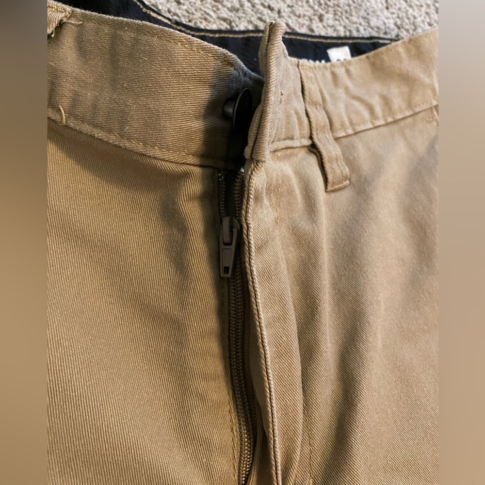 Volcom Khaki Shorts - Picture 2 of 6
